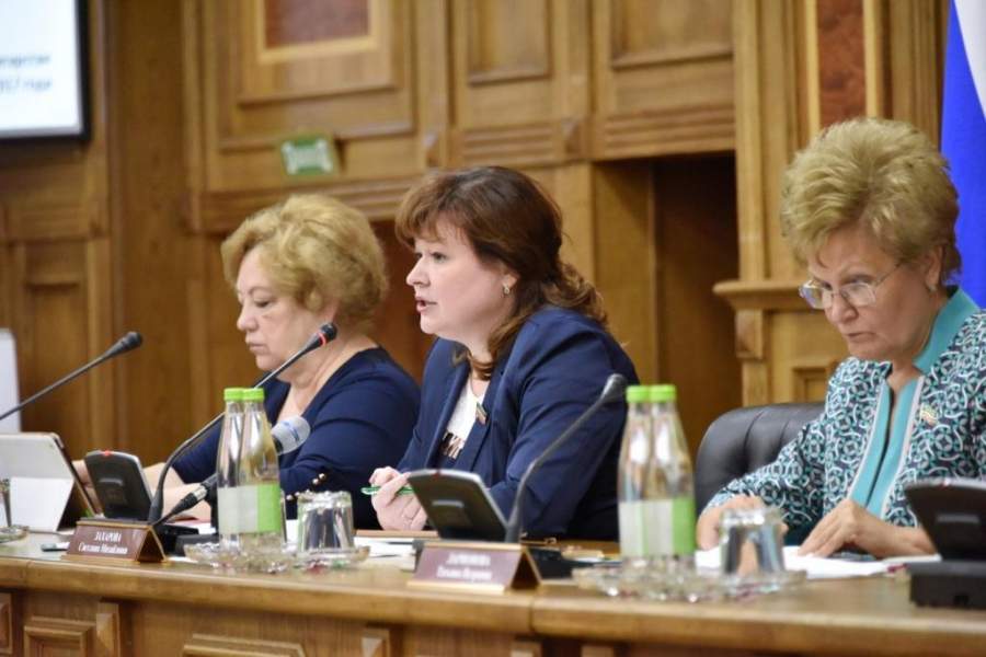 В Государственном Совете Республики Татарстан состоялся круглый стол на тему «Реализация прав детей-инвалидов на социальную защиту и образование»