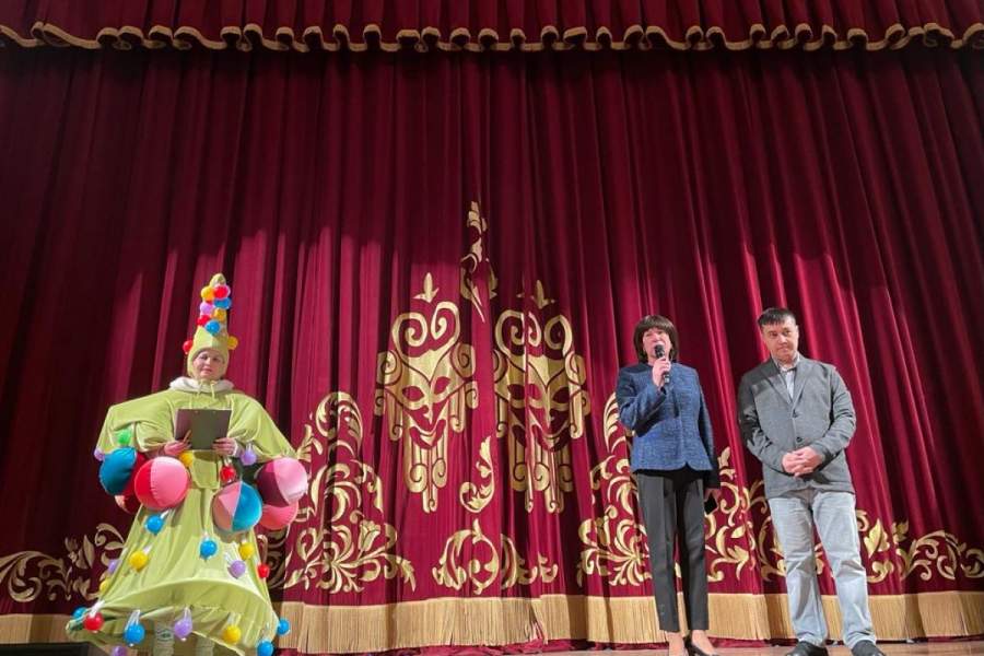 В ДК Саид-Галиева состоялось новогоднее представление для особенных детей