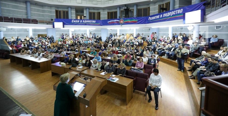 Более 800 человек зарегистрировались на курсы татарского языка в КФУ