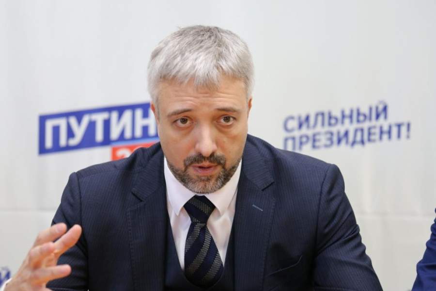 Евгений Примаков в региональном избирательном штабе Владимира Путина