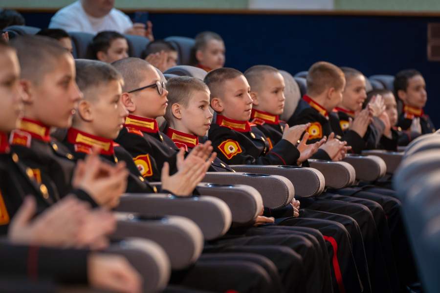 Школьники, юнармейцы и кадеты посмотрели фильм о татарстанском воине-интернационалисте